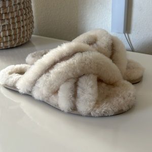 UGG Skuffita Cross Strap Shearling Slippers NEW